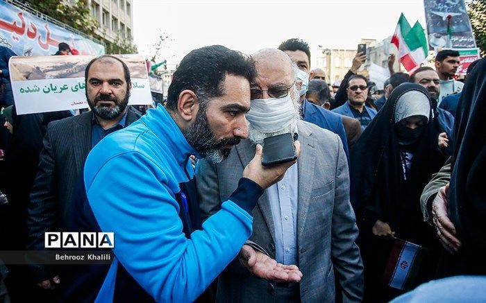 حضور پرشور دانش‌آموزان و خانواده‌ها در راهپیمایی ۱۳ آبان پیام روشنی برای استکبار جهانی دارد