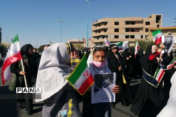 راهپیمایی روز 13 آبان در صفادشت