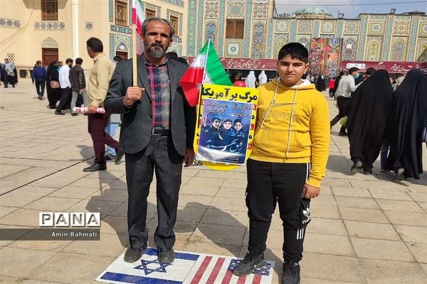 حضور پر شور دانش‌آموزان شیرازی در راهپیمایی ۱۳ آبان ماه در شیراز