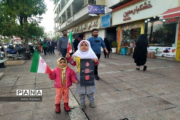 حضور پرشور دانش‌آموزان شیرازی در راهپیمایی روز ۱۳ آبان