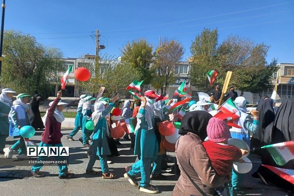 برگزاری مراسم پرشور یوم‌الله 13 آبان در شهرستان فیروزکوه