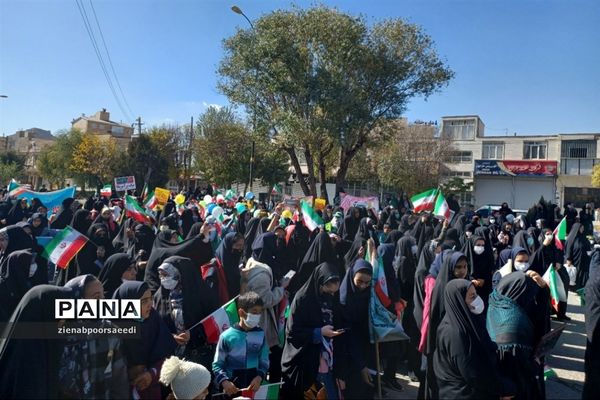 برگزاری مراسم پرشور یوم‌الله 13 آبان در شهرستان فیروزکوه