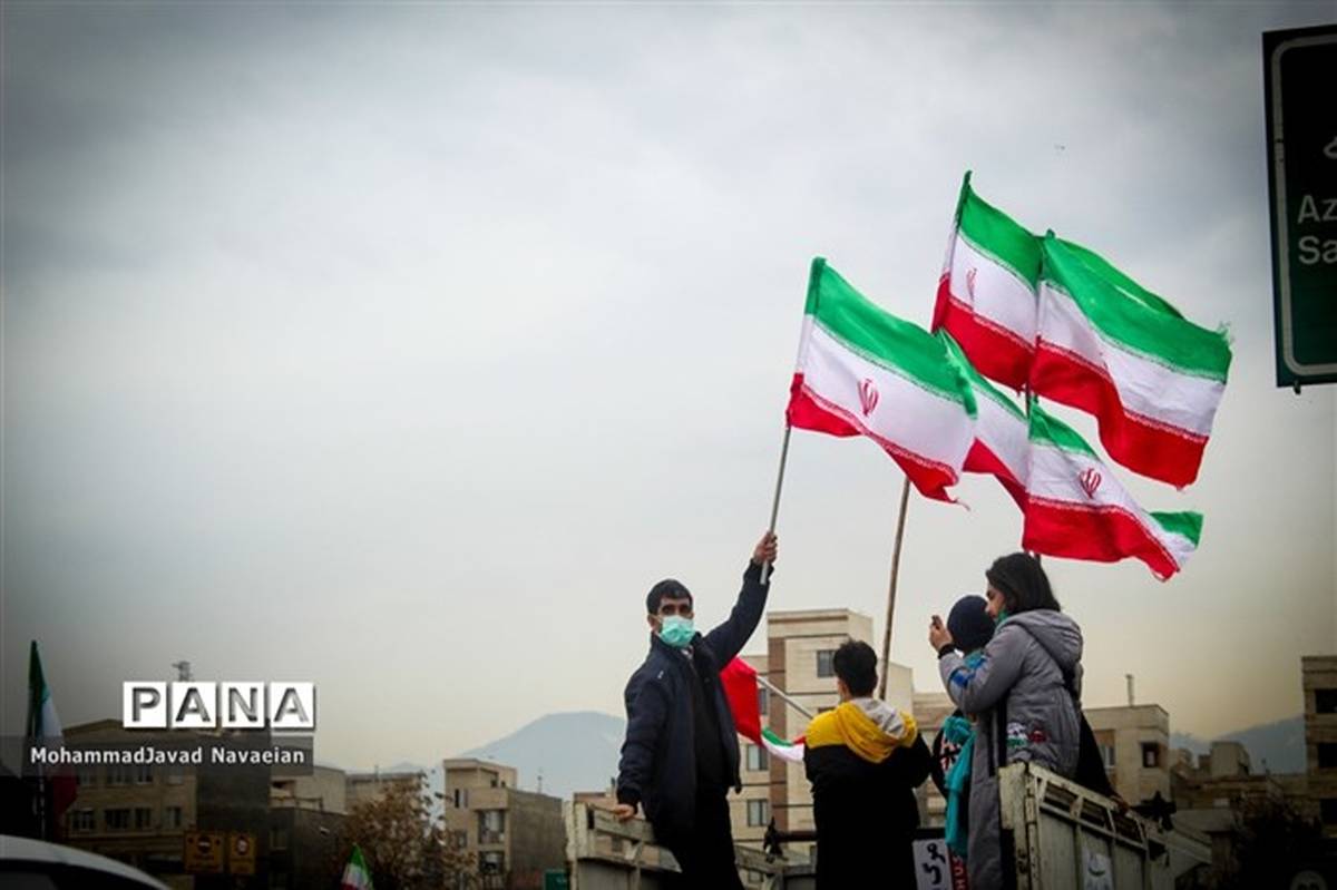 ۱۳ آبان سند غیرت دینی و انقلابی ملت ایران و سند رسوایی آمریکا است