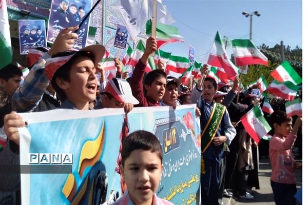 برگزاری راهپیمایی ۱۳ آبان در شهرستان قرچک