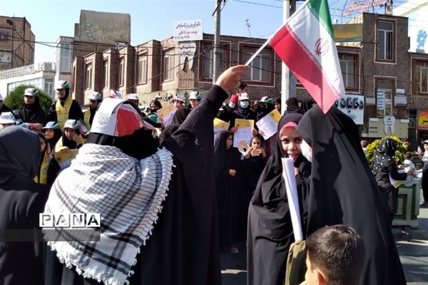 برگزاری راهپیمایی ۱۳ آبان در شهرستان قرچک
