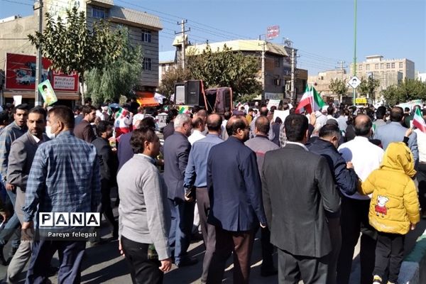 برگزاری راهپیمایی ۱۳ آبان در شهرستان قرچک