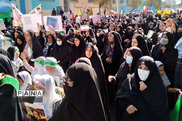 برگزاری راهپیمایی ۱۳ آبان در شهرستان قرچک