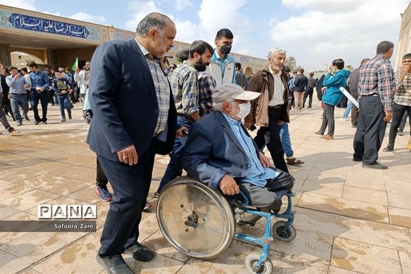 حضور دانش‌آموزان در حماسه باشکوه یوم الله ۱۳ آبان