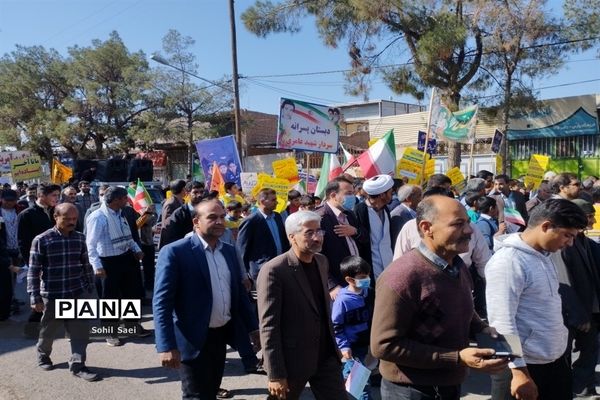 حضور پرشور دانش‌آموزان خلیل آباد در اجتماع سراسری ۱۳ آبان