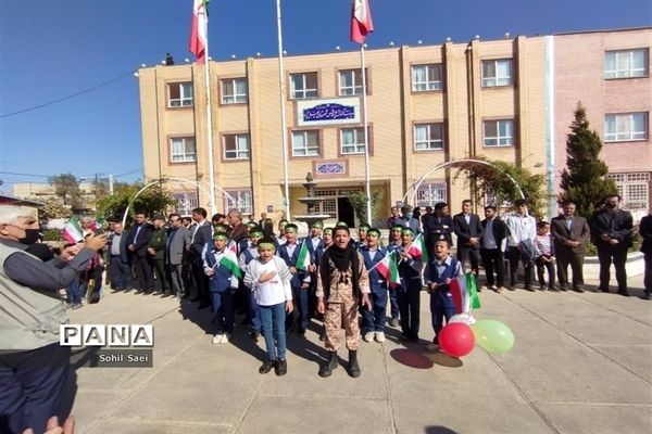 حضور پرشور دانش‌آموزان خلیل آباد در اجتماع سراسری ۱۳ آبان