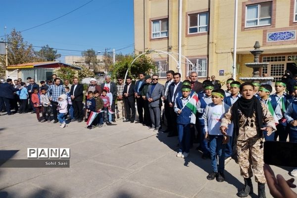 حضور پرشور دانش‌آموزان خلیل آباد در اجتماع سراسری ۱۳ آبان