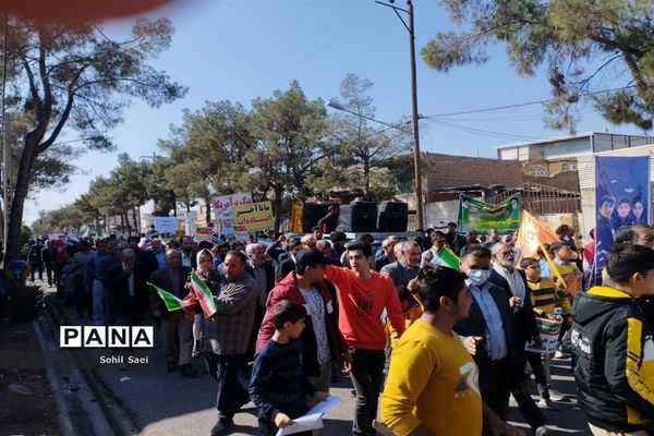 حضور پرشور دانش‌آموزان خلیل آباد در اجتماع سراسری ۱۳ آبان