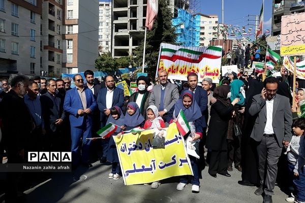 راهپیمایی ۱۳ آبان، با شعار «حماسه ایستادگی، مقاومت و استکبارستیزی» در رودهن