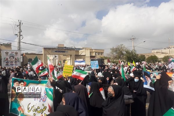 راهپیمایی ۱۳ آبان با حضور پرشور دانش‌آموزان در شیراز