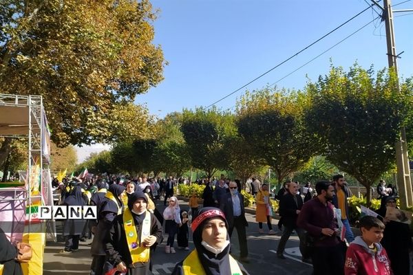 راهپیمایی یوم الله ۱۳ آبان روز مبارزه با استکبار ستیزی در البرز