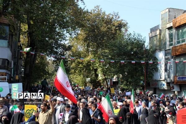 حضور مردم ساری در راهپیمایی ۱۳ آبان