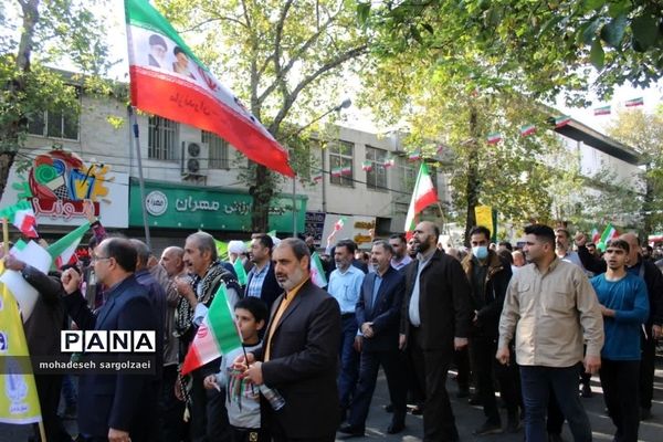 حضور گسترده مردم ساری در راهپیمایی ۱۳ آبان