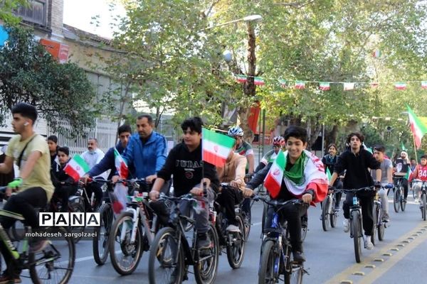 حضور گسترده مردم ساری در راهپیمایی ۱۳ آبان