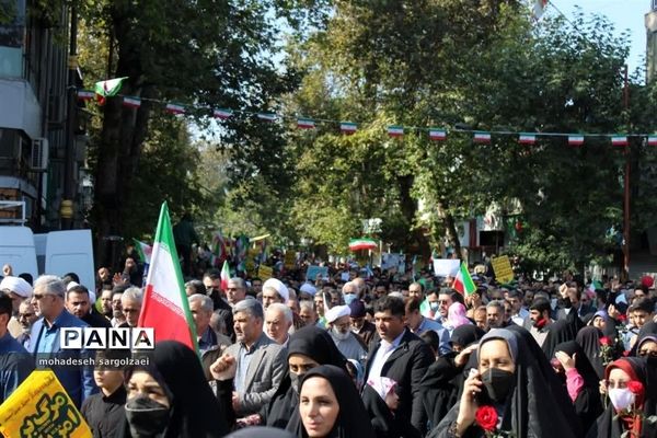 حضور گسترده مردم ساری در راهپیمایی ۱۳ آبان