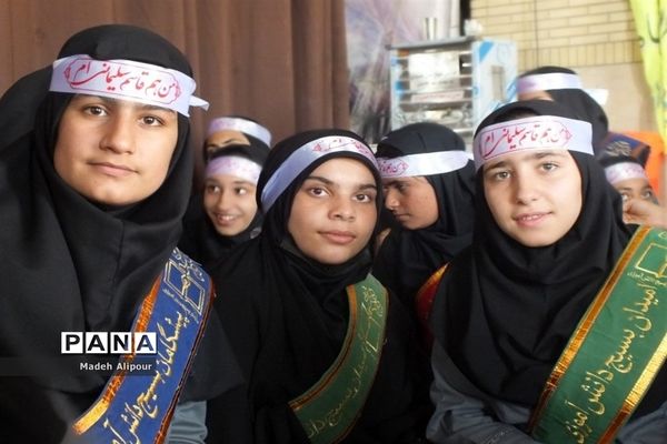 برگزاری راهپیمایی ۱۳ آبان در کامفیروز استان فارس