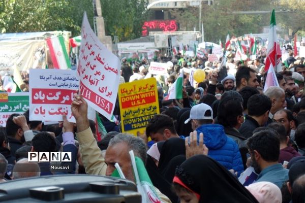 دانش‌آموزان تهرانی در راهپیمایی ۱۳ آبان