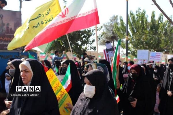 راهپیمایی یوم‌الله ۱۳ آبان در سمنان