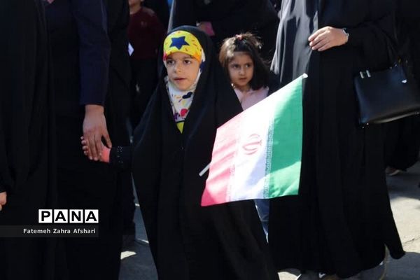 راهپیمایی یوم‌الله ۱۳ آبان در سمنان