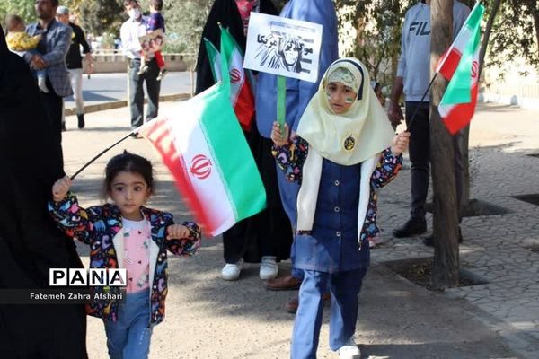 راهپیمایی یوم‌الله ۱۳ آبان در سمنان