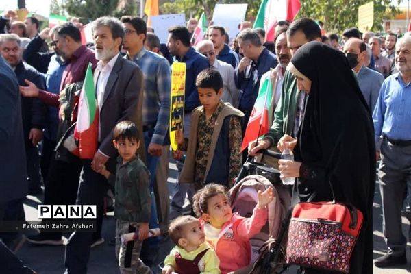 راهپیمایی یوم‌الله ۱۳ آبان در سمنان