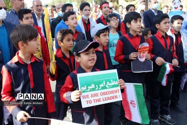 راهپیمایی یوم‌الله ۱۳ آبان در سمنان