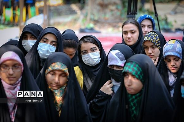 حضور رئیس‌جمهوری در جمع دانش‌آموزان شرکت‌کننده در اردوی «راهیان پیشرفت»