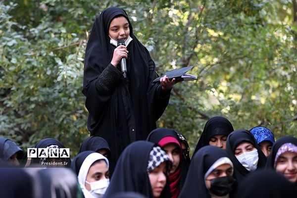 حضور رئیس‌جمهوری در جمع دانش‌آموزان شرکت‌کننده در اردوی «راهیان پیشرفت»