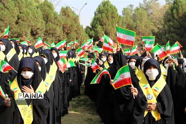 اجتماع عظیم دختران انقلابی سازمان دانش‌آموزی خراسان رضوی