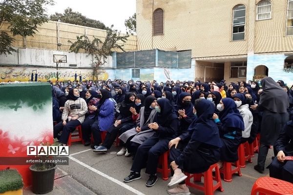 برگزاری مراسم پر شور روز دانش‌آموز توسط دانش‌آموزان در مدرسه محمد عاصمی