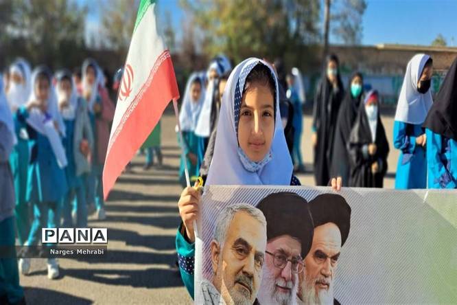 تجدید پیمان دانشآموزان شهر سورمق با آرمانهای انقلاب اسلامی