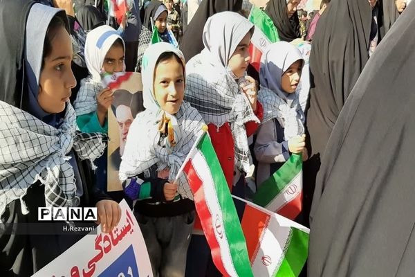 راهپیمایی روز ملی مبارزه با استکبار جهانی در قم - 6