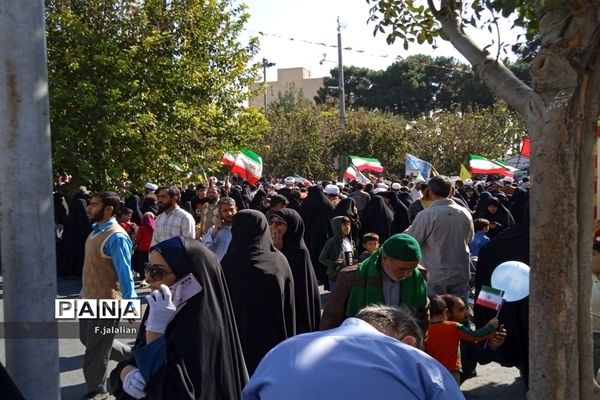 راهپیمایی روز ملی مبارزه با استکبار جهانی در قم - 6