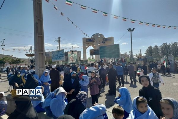 راهپیمایی روز ملی مبارزه با استکبار جهانی در قم - 6