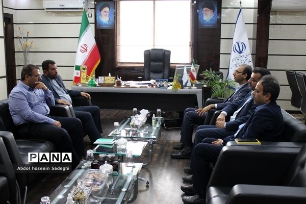 نشست مسئولان بانک تجارت با مدیرکل آموزش و پرورش استان بوشهر