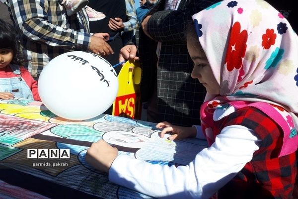 نقاشی گروهی دانش‌آموز خبرنگاران کرمانشاه در 13 آبان