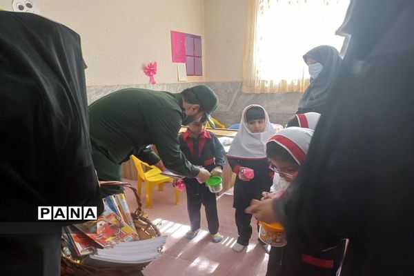 قدردانی فرمانده سپاه امام حسین (ع)  از دانش‌آموزان ‌استثنایی آموزشگاه پویا کرج به‌مناسبت روز دانش‌آموز