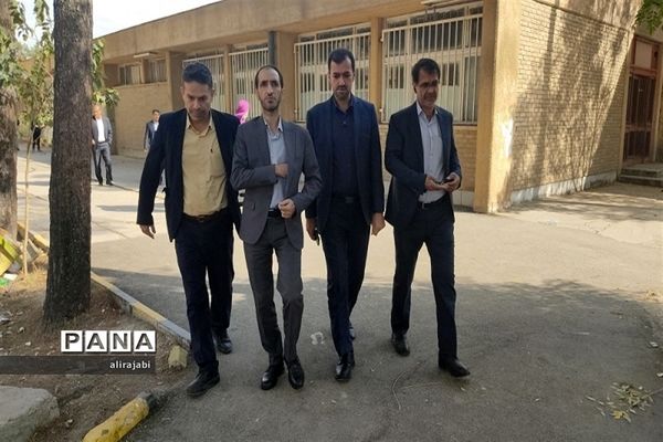 بازدید معاون آموزش متوسطه وزارت آموزش و پرورش از منطقه کهریزک
