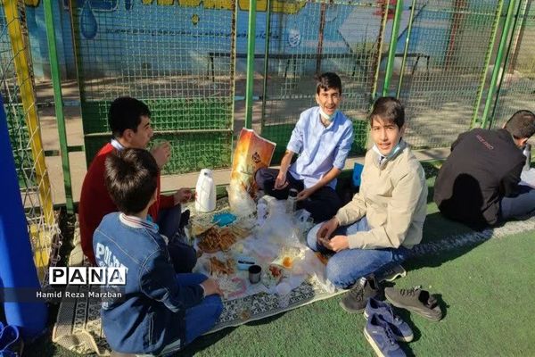 اردوی درون‌مدرسه‌ای دانش‌آموزان آموزشگاه شهید‌احمد کاظمی اسلامشهر