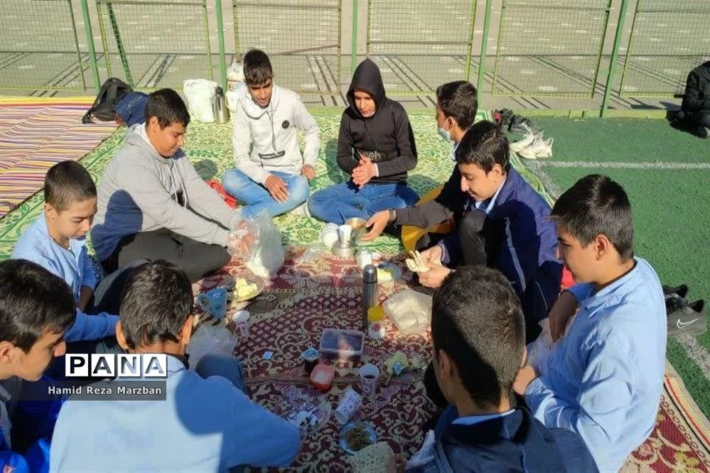 اردوی درون‌مدرسه‌ای دانش‌آموزان آموزشگاه شهید‌احمد کاظمی اسلامشهر