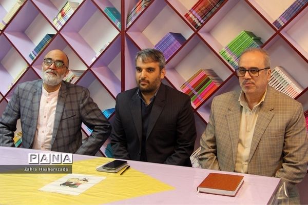 ‌امضای تفاهم‌نامه همکاری اداره کل کتابخانه‌های عمومی استان و اداره کل آموزش و پرورش شهرستان‌های استان