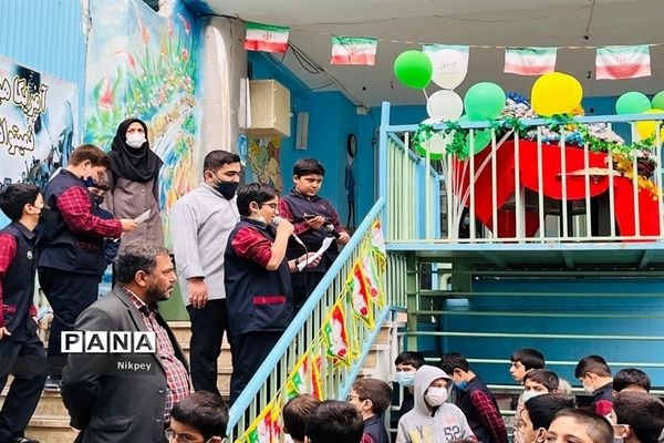 گرامیداشت یاد شهید‌حسین فهمیده با دل‌نوشته‌های دانش‌آموزان دبستان میر مطهری منطقه۱۳