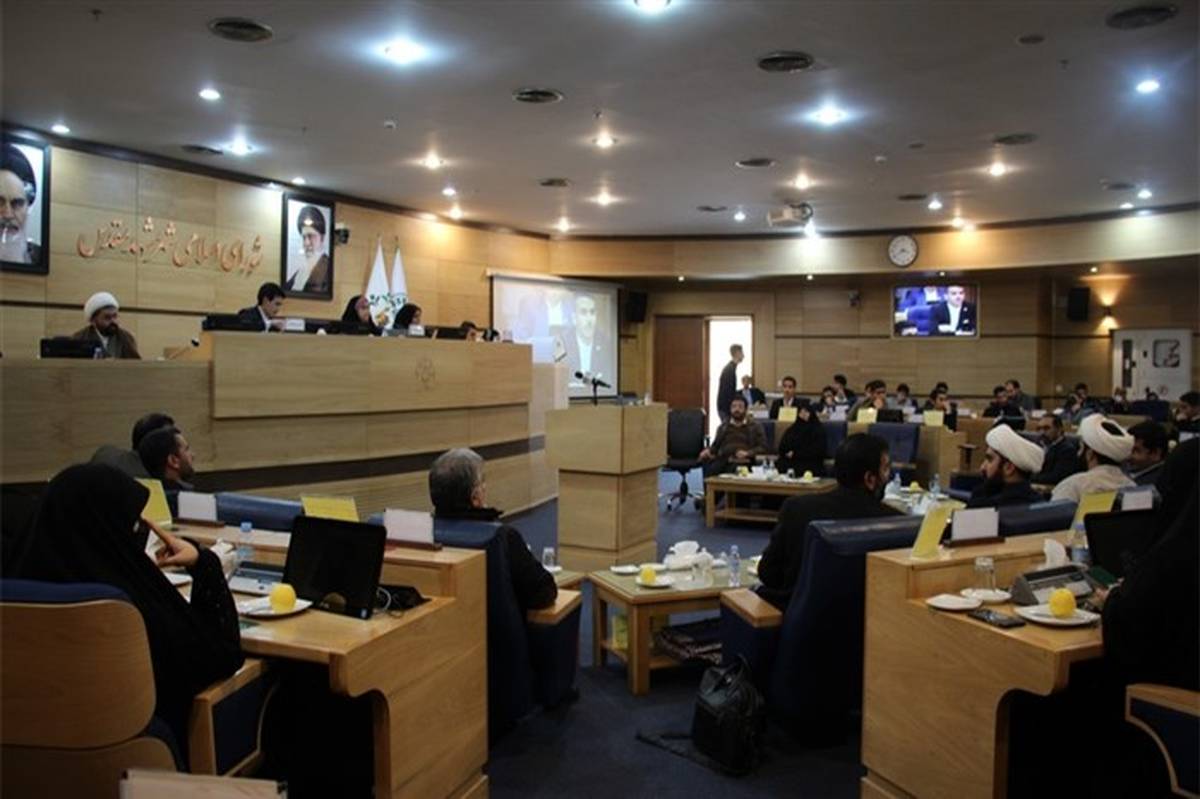 نشست اعضای مجلس دانش‌آموزی خراسان‌رضوی در صحن علنی شورای شهر مشهد/فیلم