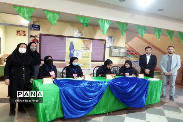 برگزاری انتخابات شورای دانش‌آموزی در دبیرستان نبوت صفادشت