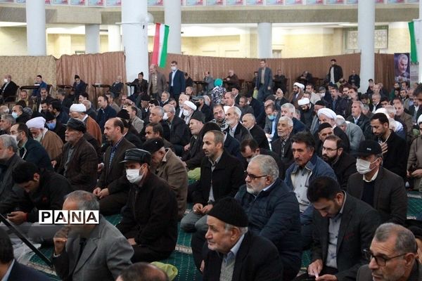 دیدار مردمی مدیرکل آموزش و پرورش استان در حاشیه نماز جمعه زنجان