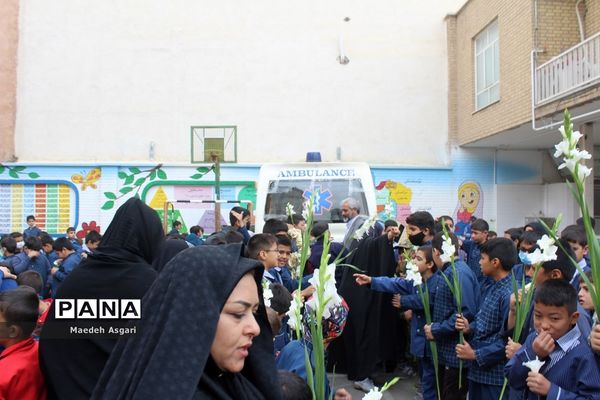 یادواره شهدا و تشییع شهید گمنام در مدرسه محمدی کاشانی قم
